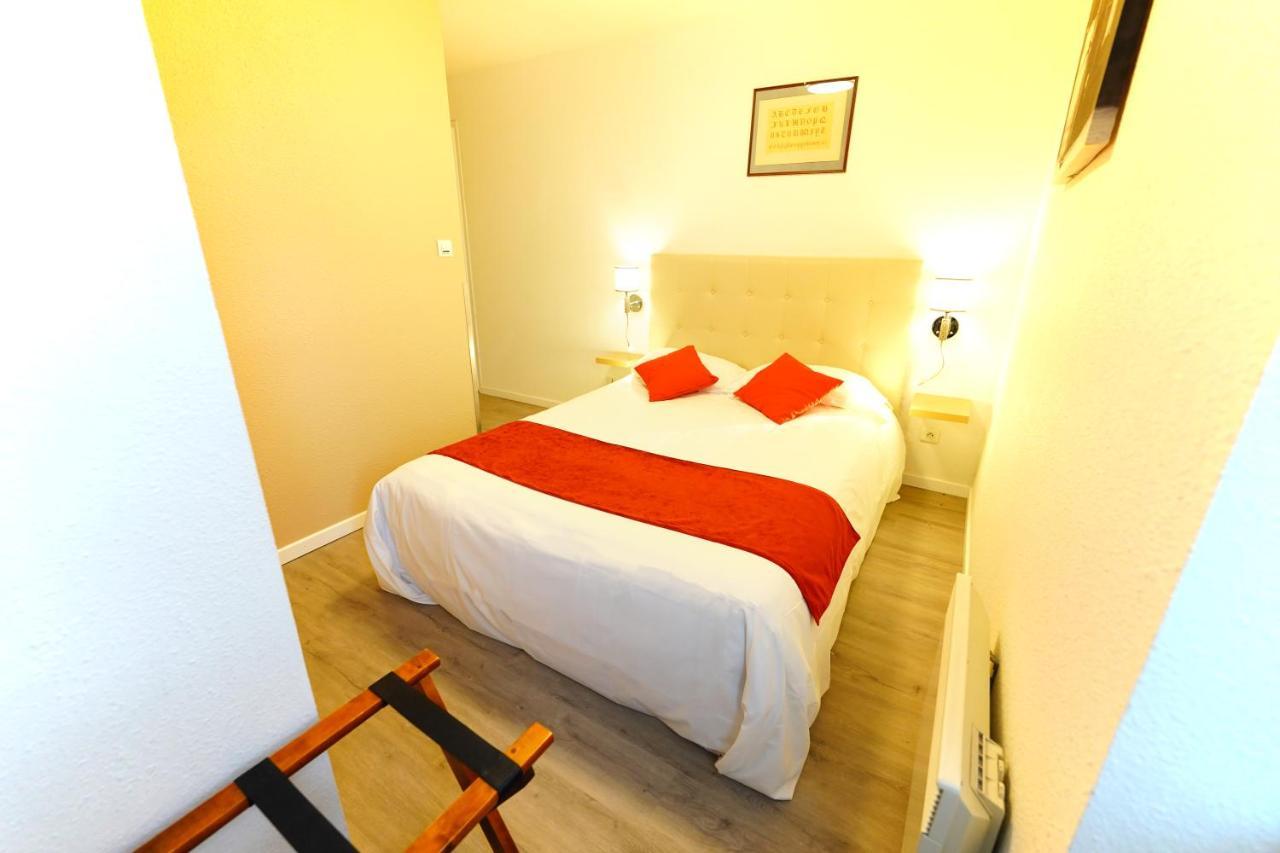 Logis Hotel Le Relais Des Remparts Allanche Dış mekan fotoğraf